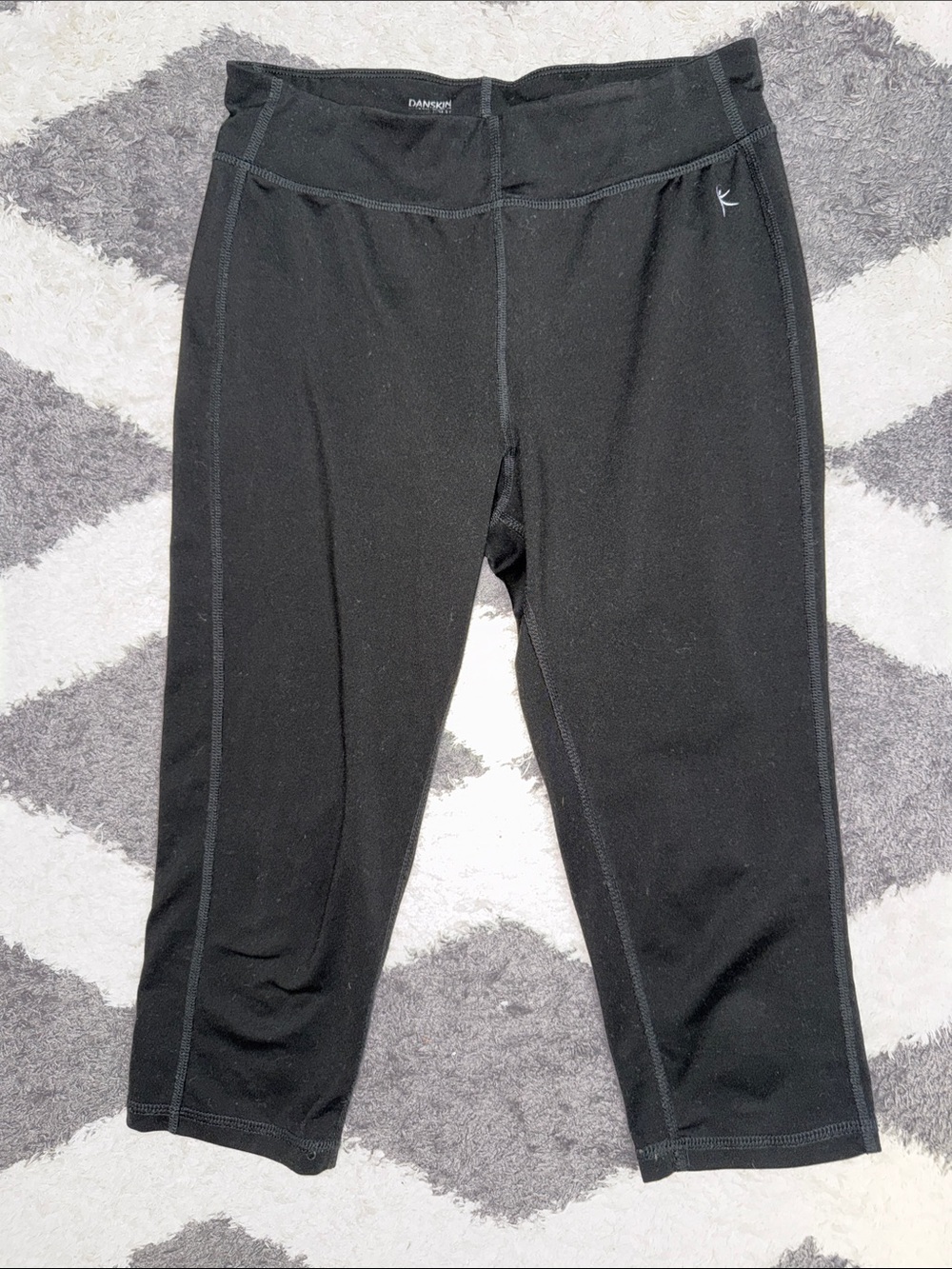 Danskin Black basic Capri Leggings size small
